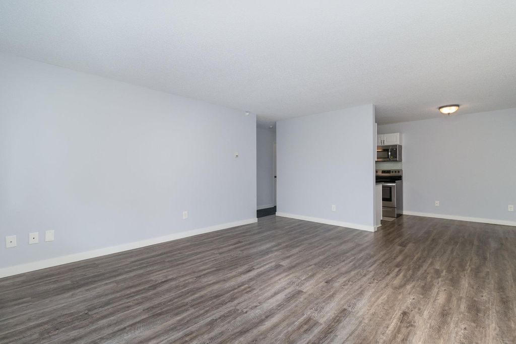 4351 Parklawn Avenue 7E, Edina, MN 55435 — photo 3