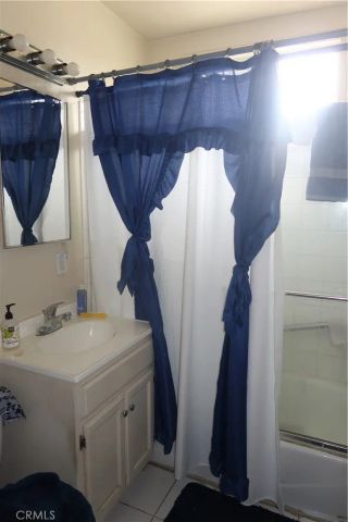 11912 Elva Avenue, Los Angeles, CA 90059