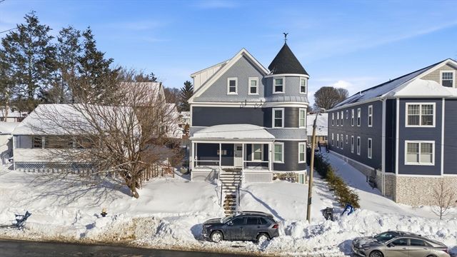 19-21 Standard St 3, Boston, MA 02126