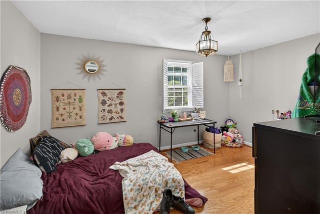 648 Knollwood Drive, Mount Airy, NC 27030