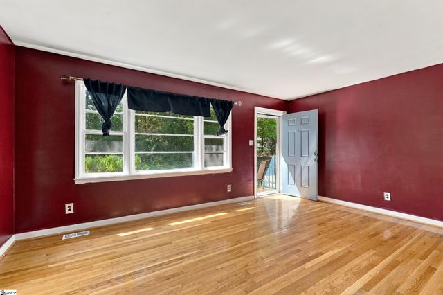 118 Kensington Drive, Spartanburg, SC 29306