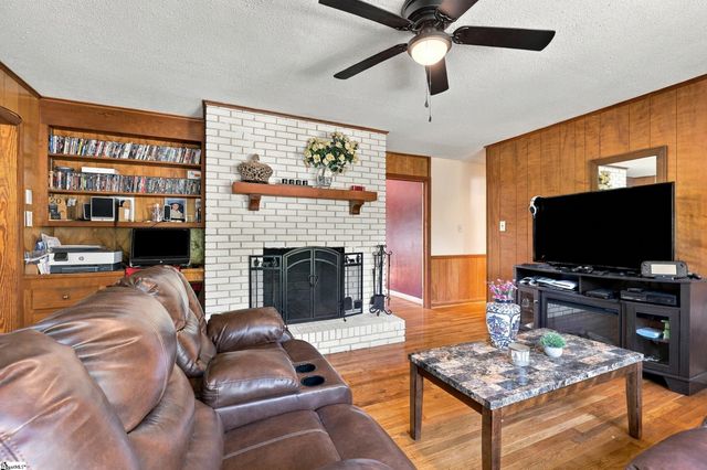 118 Kensington Drive, Spartanburg, SC 29306