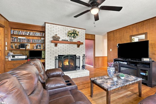 118 Kensington Drive, Spartanburg, SC 29306