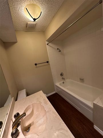 630 W Canty Street B4, Dallas, TX 75208
