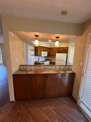 630 W Canty Street B4, Dallas, TX 75208