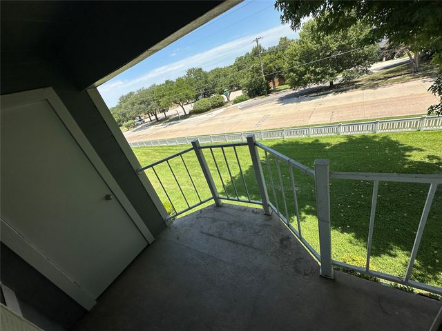 630 W Canty Street B4, Dallas, TX 75208