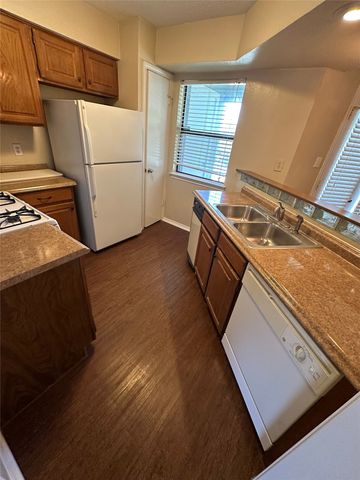 630 W Canty Street B4, Dallas, TX 75208