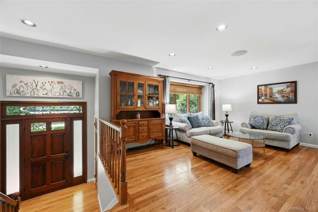 11 Rockrose Lane, East Northport, NY 11731