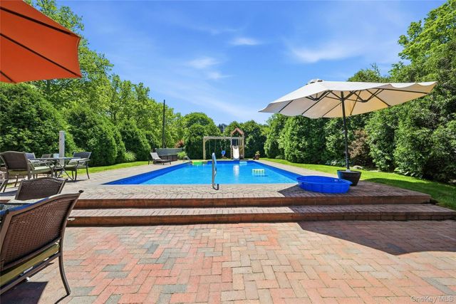 11 Rockrose Lane, East Northport, NY 11731