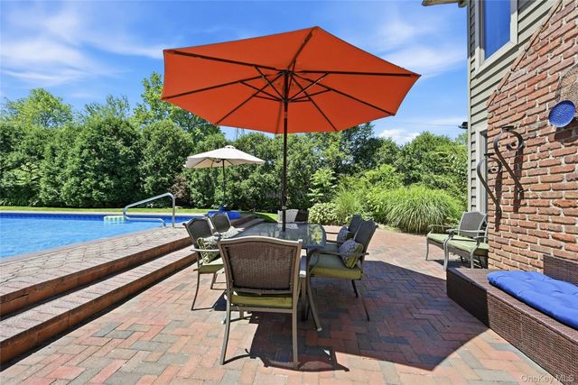 11 Rockrose Lane, East Northport, NY 11731