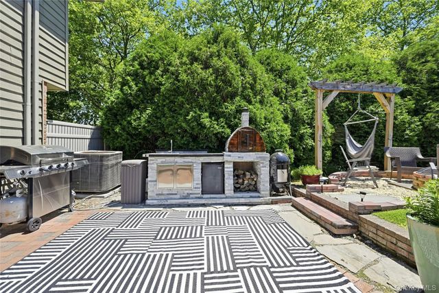 11 Rockrose Lane, East Northport, NY 11731