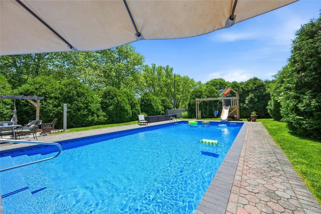 11 Rockrose Lane, East Northport, NY 11731