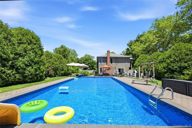 11 Rockrose Lane, East Northport, NY 11731