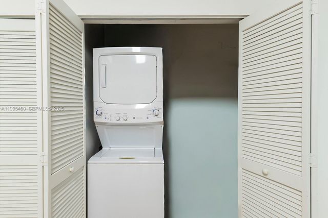 8395 SW 73rd Ave 521, Miami, FL 33143