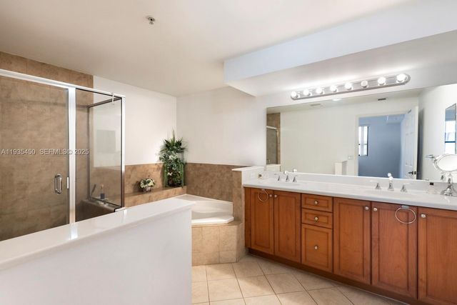 8395 SW 73rd Ave 521, Miami, FL 33143