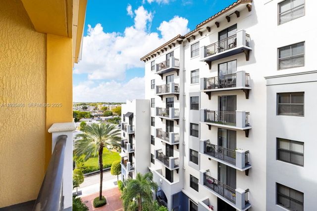 8395 SW 73rd Ave 521, Miami, FL 33143