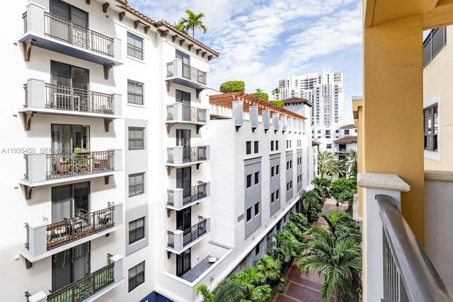 8395 SW 73rd Ave 521, Miami, FL 33143