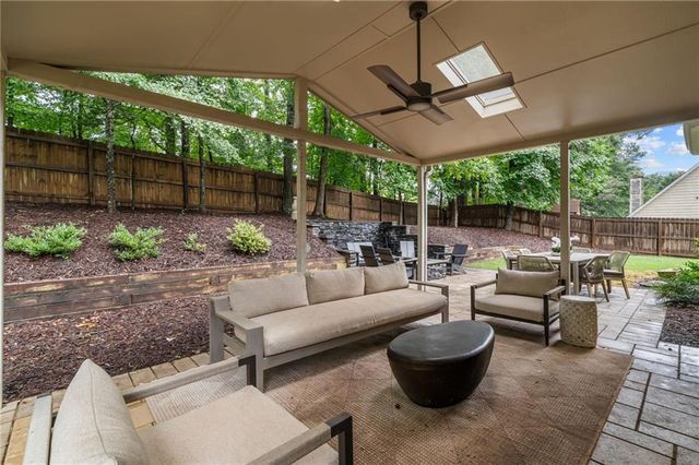 231 Red Oak Lane, Alpharetta, GA 30009