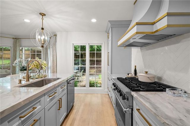 231 Red Oak Lane, Alpharetta, GA 30009