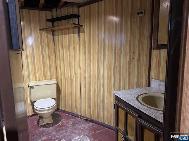 9 E 15th Street, Bayonne, NJ 07002