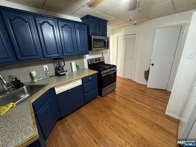 9 E 15th Street, Bayonne, NJ 07002