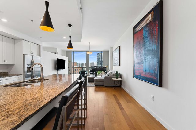 900 20th Ave S Apt 709, Nashville, TN 37212