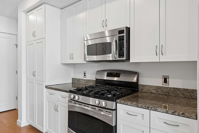 900 20th Ave S Apt 709, Nashville, TN 37212