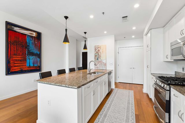900 20th Ave S Apt 709, Nashville, TN 37212