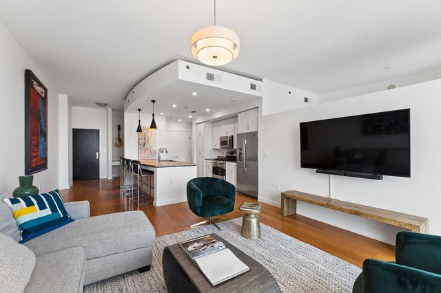 900 20th Ave S Apt 709, Nashville, TN 37212