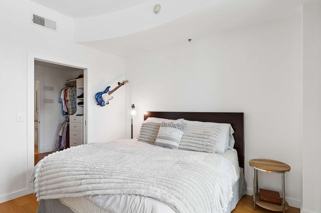 900 20th Ave S Apt 709, Nashville, TN 37212