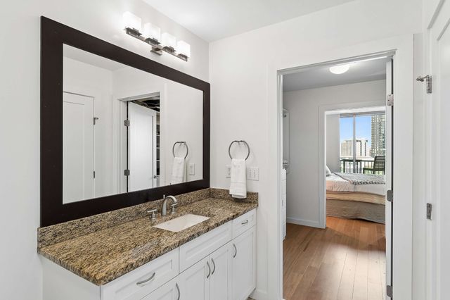 900 20th Ave S Apt 709, Nashville, TN 37212