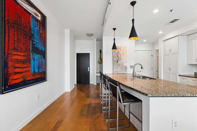 900 20th Ave S Apt 709, Nashville, TN 37212