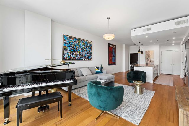 900 20th Ave S Apt 709, Nashville, TN 37212