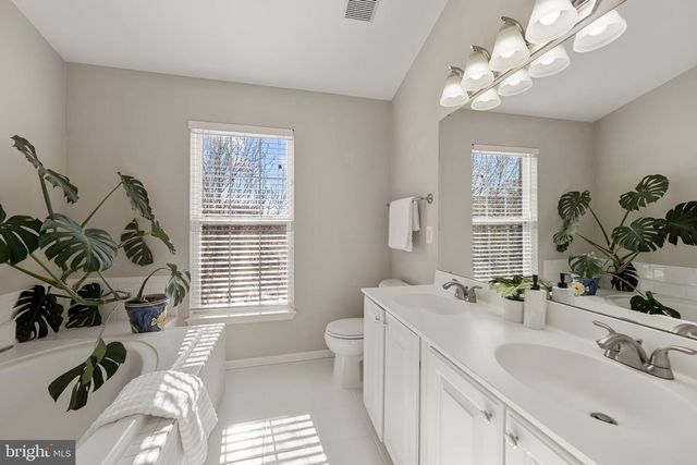 8346 HUNTER MURPHY CIR, Alexandria, VA 22309