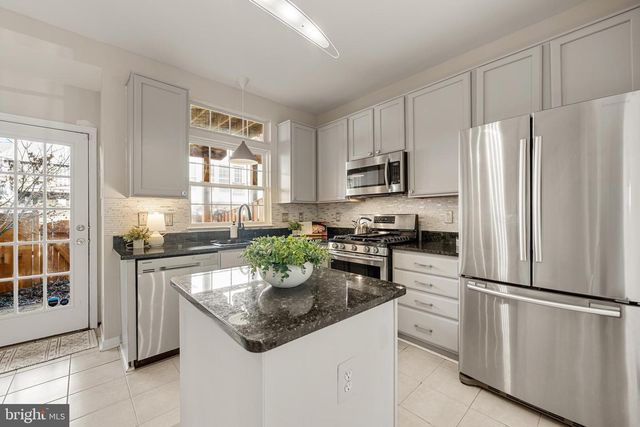 8346 HUNTER MURPHY CIR, Alexandria, VA 22309