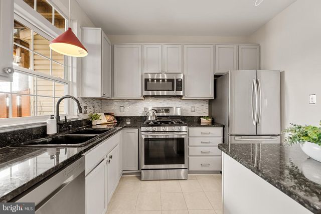 8346 HUNTER MURPHY CIR, Alexandria, VA 22309