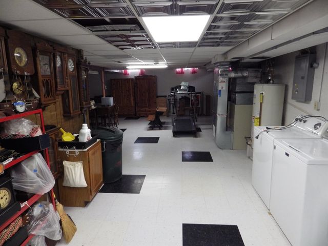 29619 Pinto Drive, Warren, MI 48093