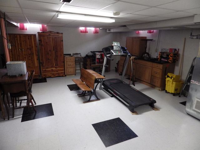 29619 Pinto Drive, Warren, MI 48093