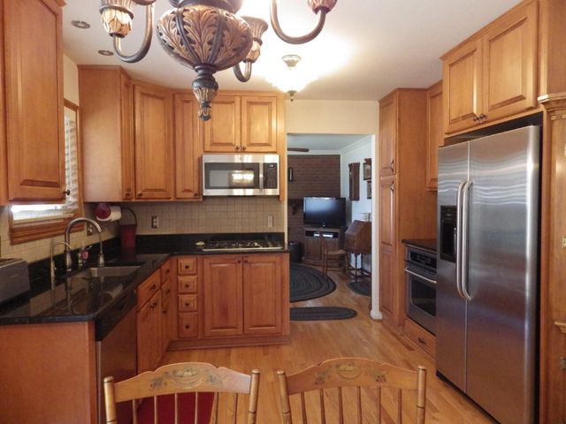 29619 Pinto Drive, Warren, MI 48093