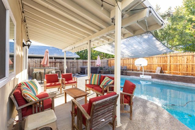 2608 Kansas Way Way, Sacramento, CA 95827