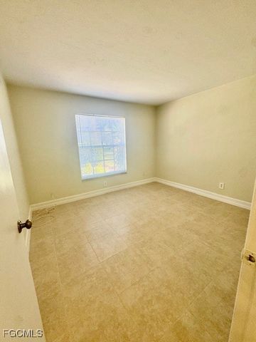 9313 Lennex LN, Fort Myers, FL 33919