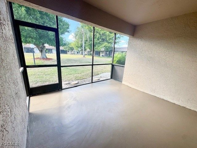 9313 Lennex LN, Fort Myers, FL 33919