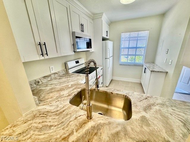 9313 Lennex LN, Fort Myers, FL 33919