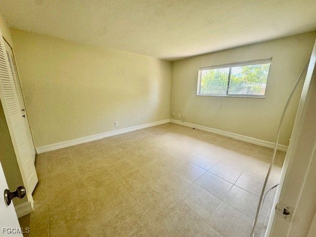 9313 Lennex LN, Fort Myers, FL 33919