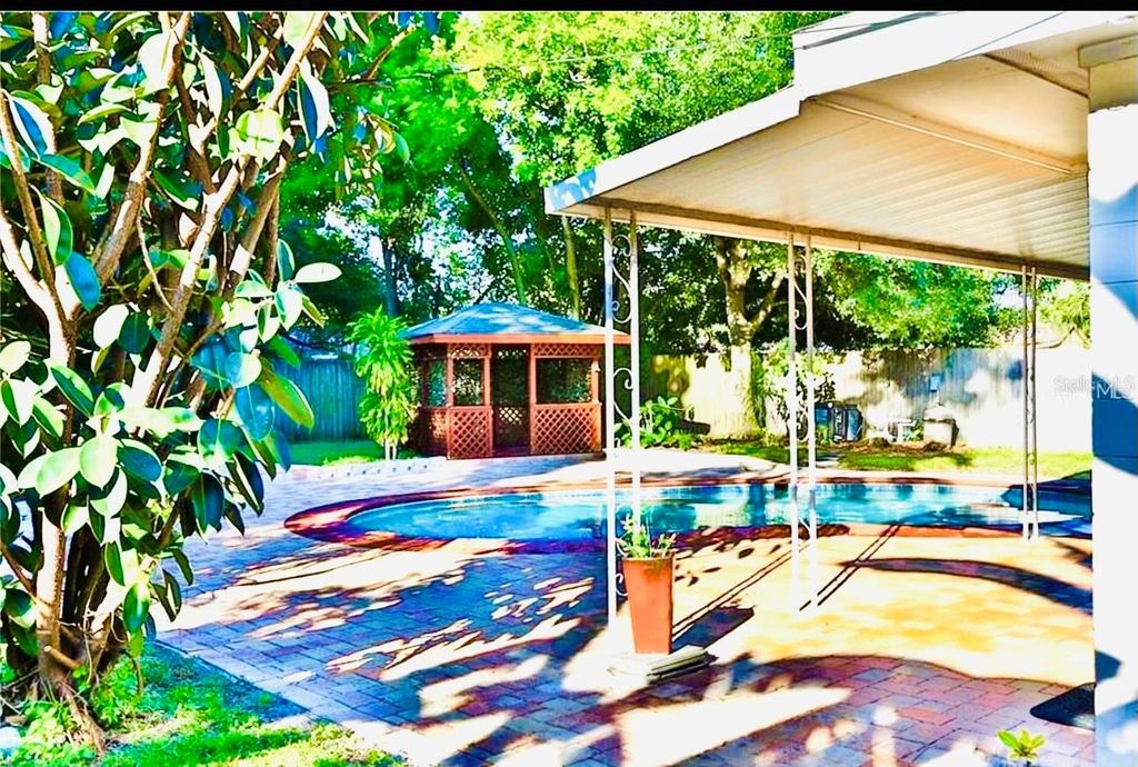 3925 W BAY VIEW AVENUE, Tampa, FL 33611