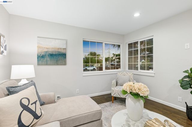 528 Fairway St, Hayward, CA 94544