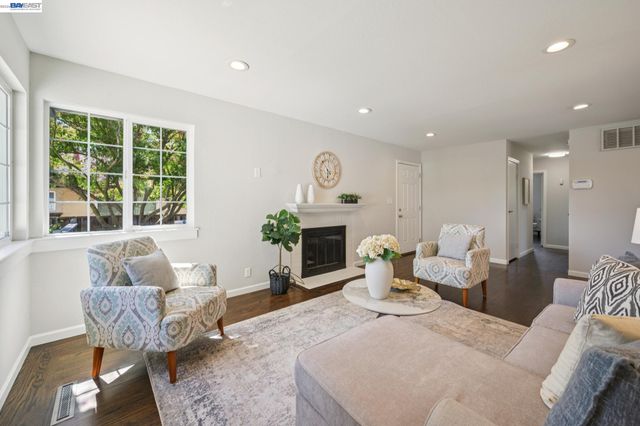 528 Fairway St, Hayward, CA 94544