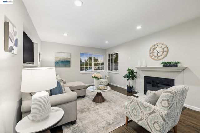 528 Fairway St, Hayward, CA 94544