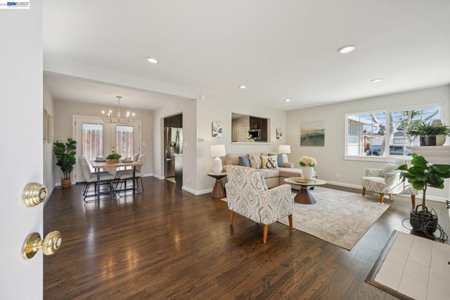 528 Fairway St, Hayward, CA 94544