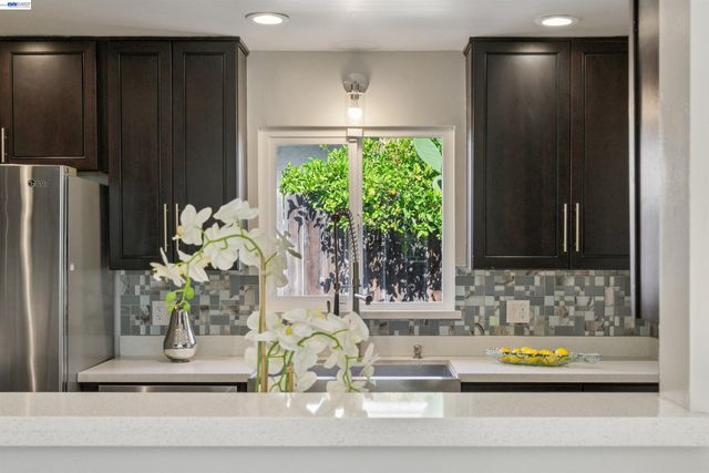 528 Fairway St, Hayward, CA 94544